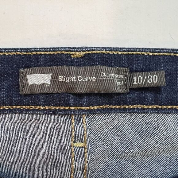 Levi's Women's Jeans 10 / 30 Slight Curve Classic Boot Cut Medium Wash Stretch - Picture 9 of 11